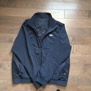 Figs Sydney Scrub Jacket
size small
Color: Night Sky
Lightly worn